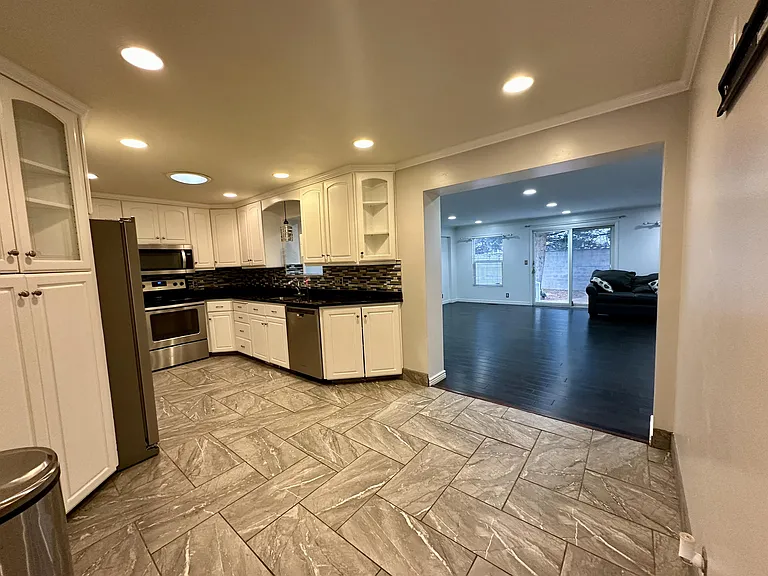 3560 S Cochise Dr — Photo 9
