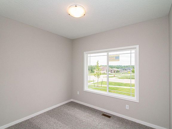 2nd image of 1402 Tuscany Dr SE