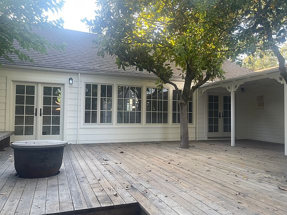 5th image of 245 E Spain St