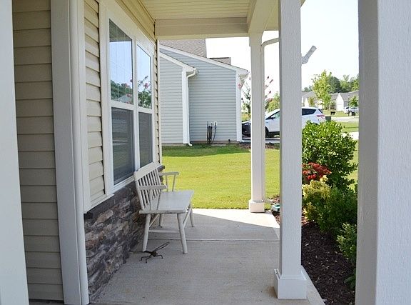 3rd image of 1210 Jasmine Dr