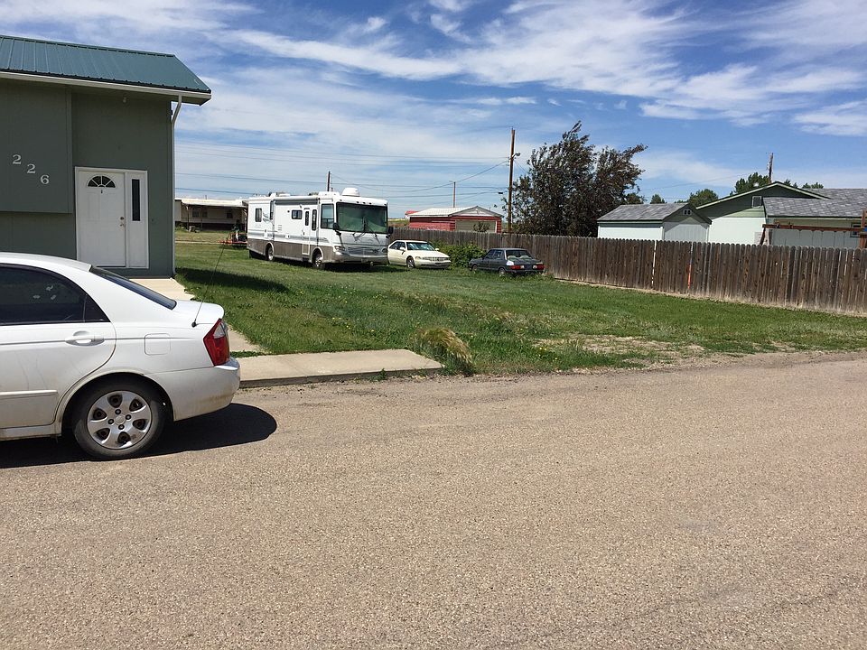 2nd image of 203 5th Ave NE