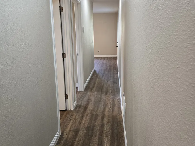 2020 S Sultana Ave #B — Photo 7