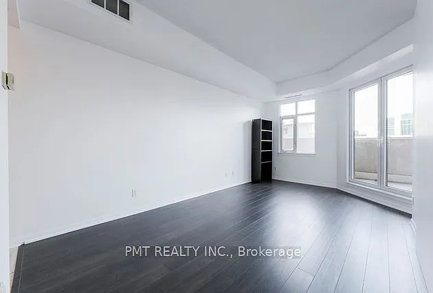 550 Front St W #427 — Photo 18