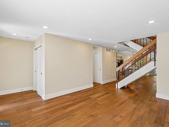 3rd image of 1309 Northgate Sq
