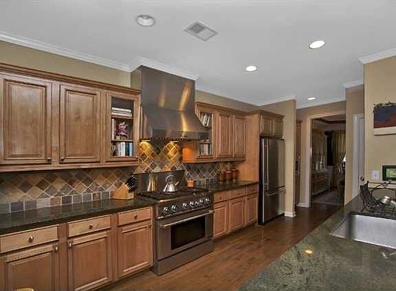 2nd image of 2915 Riverwood Dr