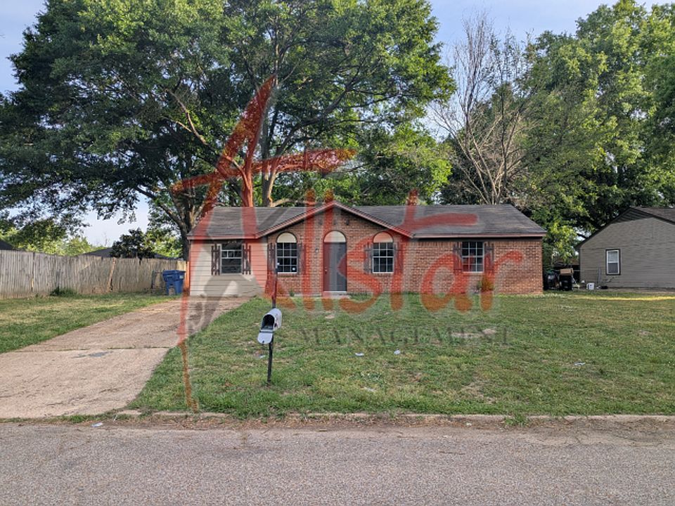 1st image of 2628 Hillcrest Cir