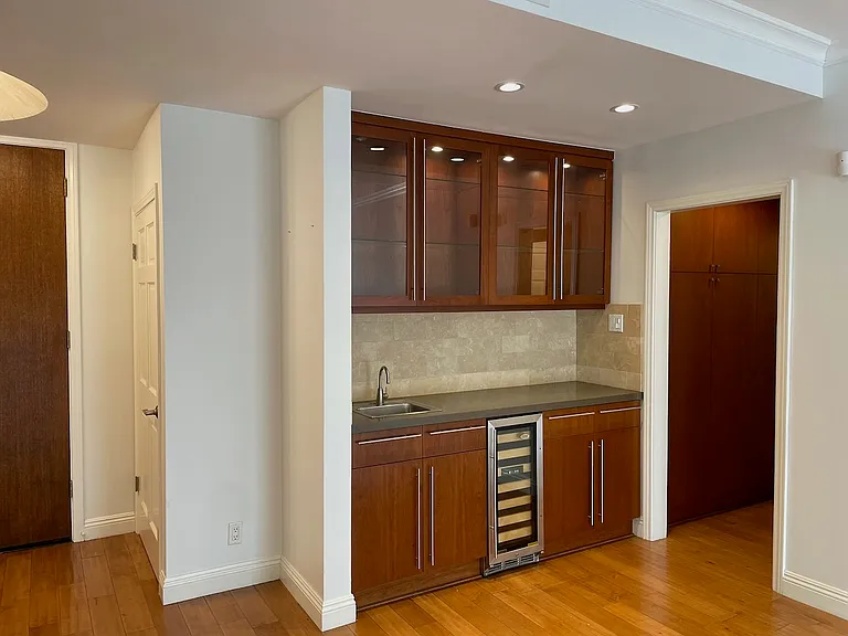 1509 Greenfield Ave #108 — Photo 17