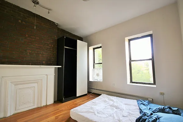 Rented by Sam Realty & Management | media 34