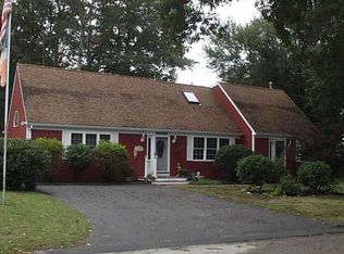 36 Montauk Rd, Narragansett, RI 02882