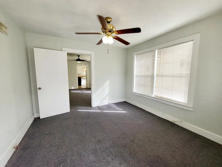 1007 S Main St #A — Photo 4