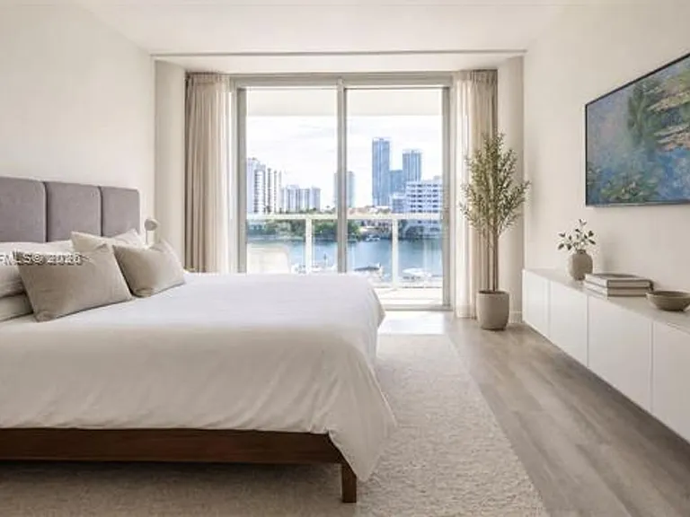 900 Bay Dr #424 — Photo 16