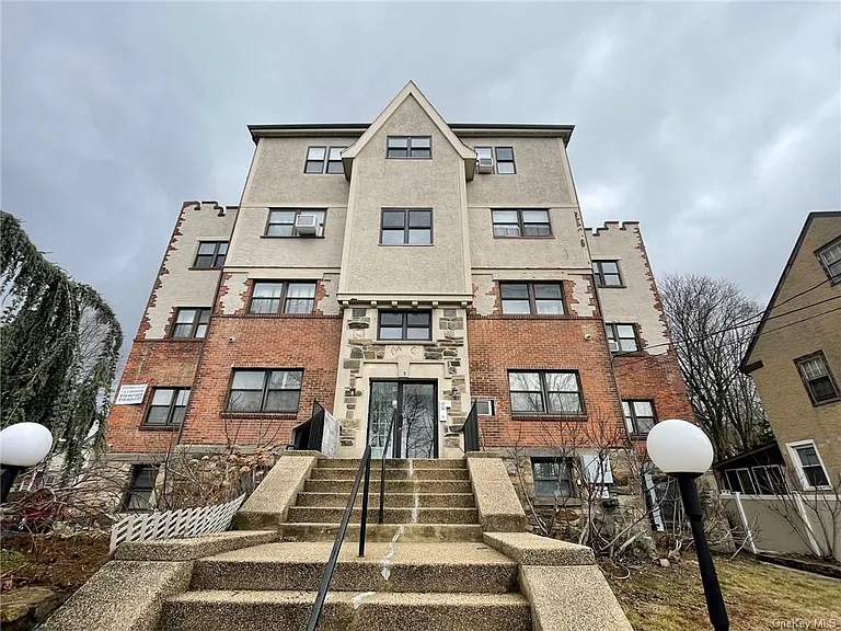 3 Sherman Ave #9 — Photo 13