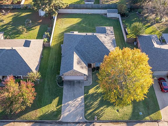 3rd image of 2707 Bethany Ln