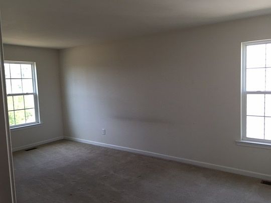 4th image of 5688 Hogan Bridge Dr