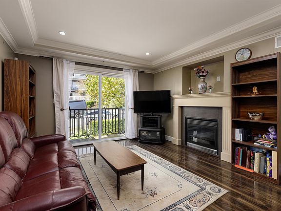 4th image of 388 Ellesmere Ave #1