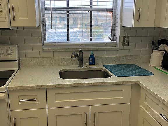 2nd image of 2977 Ashley Dr W APT J