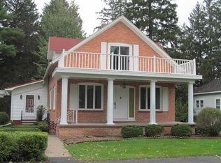 911 School St, Withee, WI 54498