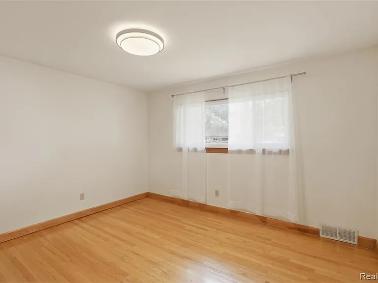 3125 Hedge Dr — Photo 14