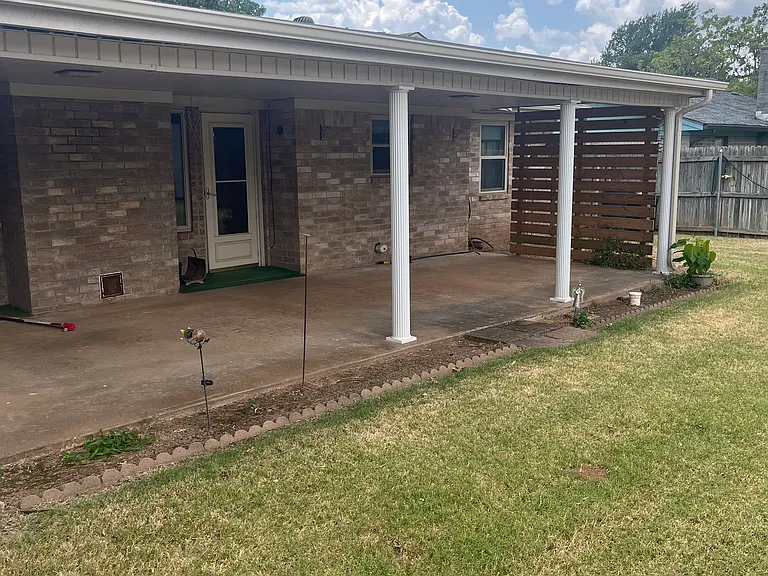 1612 W Carolina Ave — Photo 2