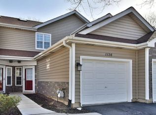 1126 Regency Dr, Schaumburg, IL 60193