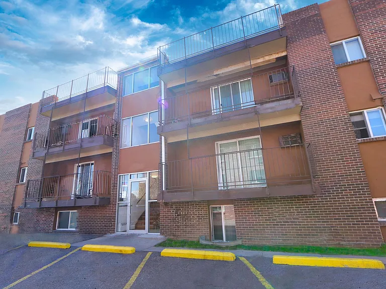 Marion Apartments — Photo 2