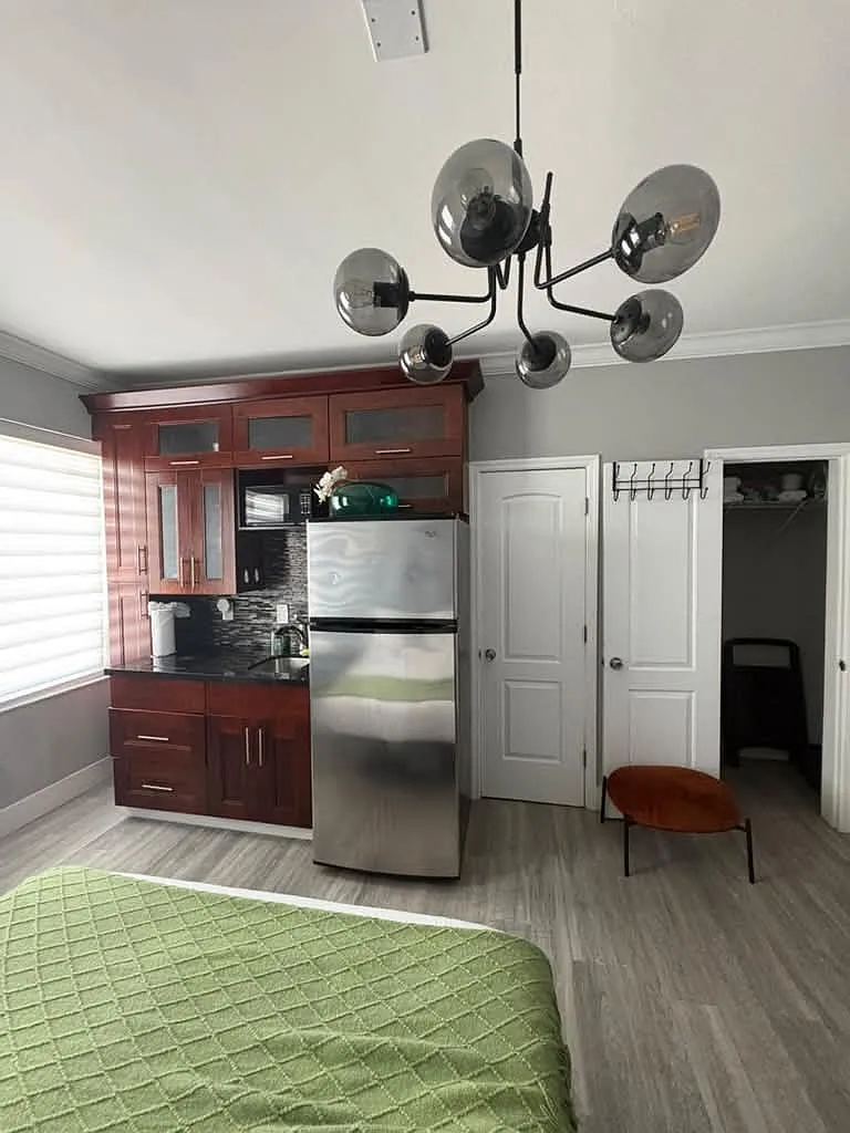 Studio, 400 sqft, $1,750 — Photo 1