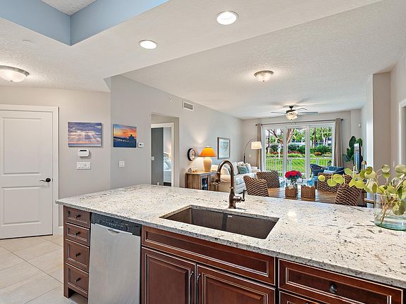 5th image of 814 BAY COLONY Drive S