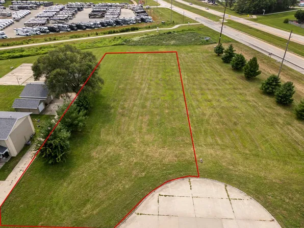7th St, Perry, IA 50220