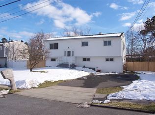 496 Hawkins Rd, Selden, NY 11784