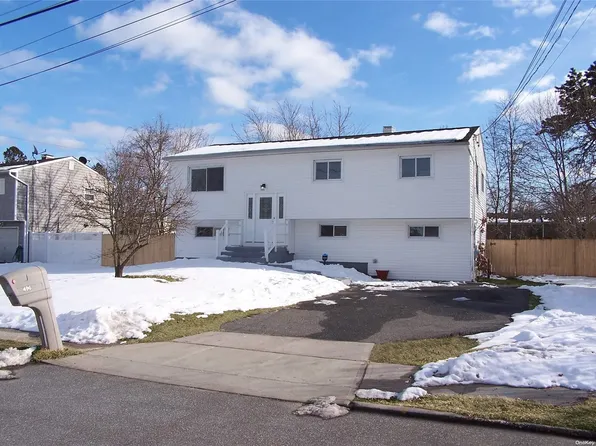 496 Hawkins Road, Selden, NY 11784