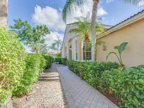 2nd image of 4525 Carlton Golf Dr