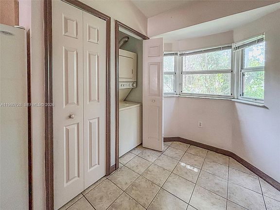 5th image of 1270 SE 28th Ct Unit 202