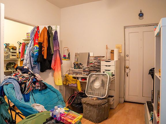4th image of 4119 N Kenmore Ave APT L4