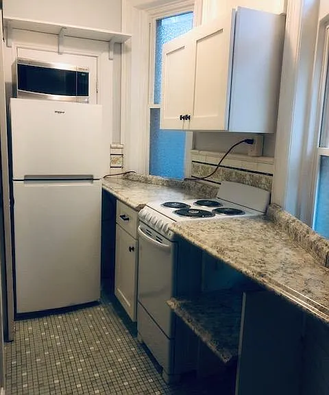 323 S 46th St #2F — Photo 10