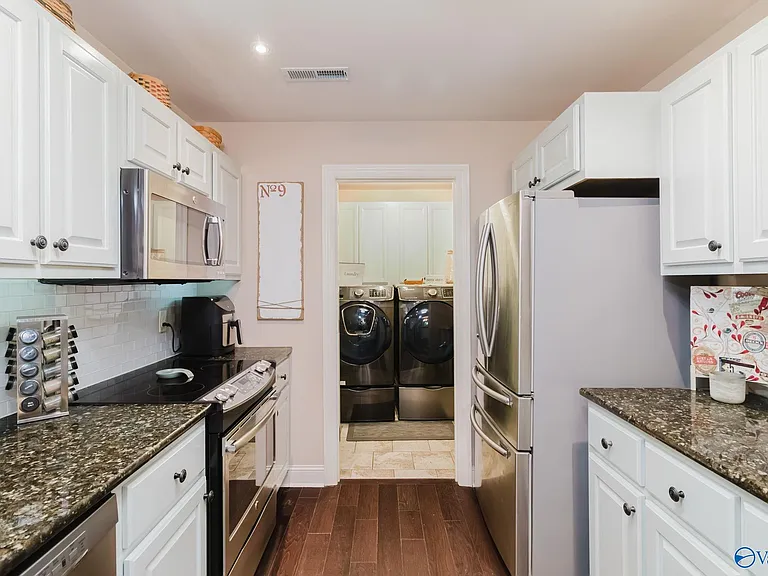 211 Ward Ave NE — Photo 13