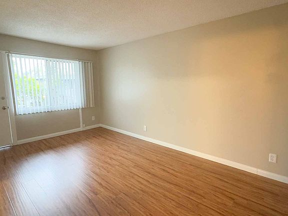 5th image of 2855-2865 A St #2855-15