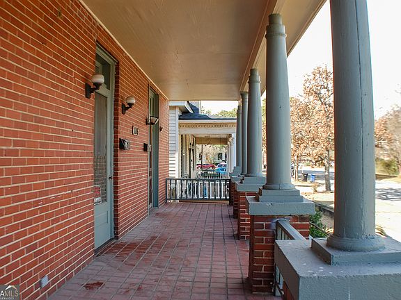 2nd image of 1116 18th St
