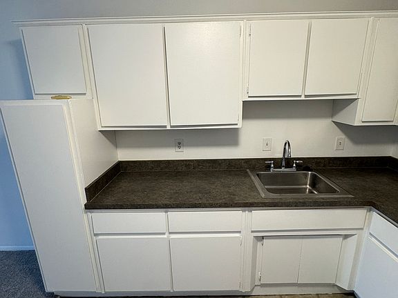 5th image of 775 Coolidge St #8