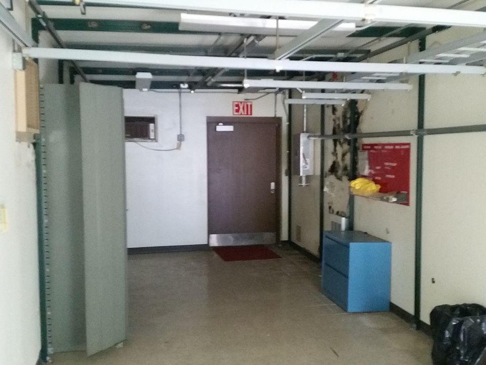 2nd image of 516 Congress St