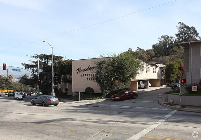 2nd image of 3840 Los Feliz Blvd #21