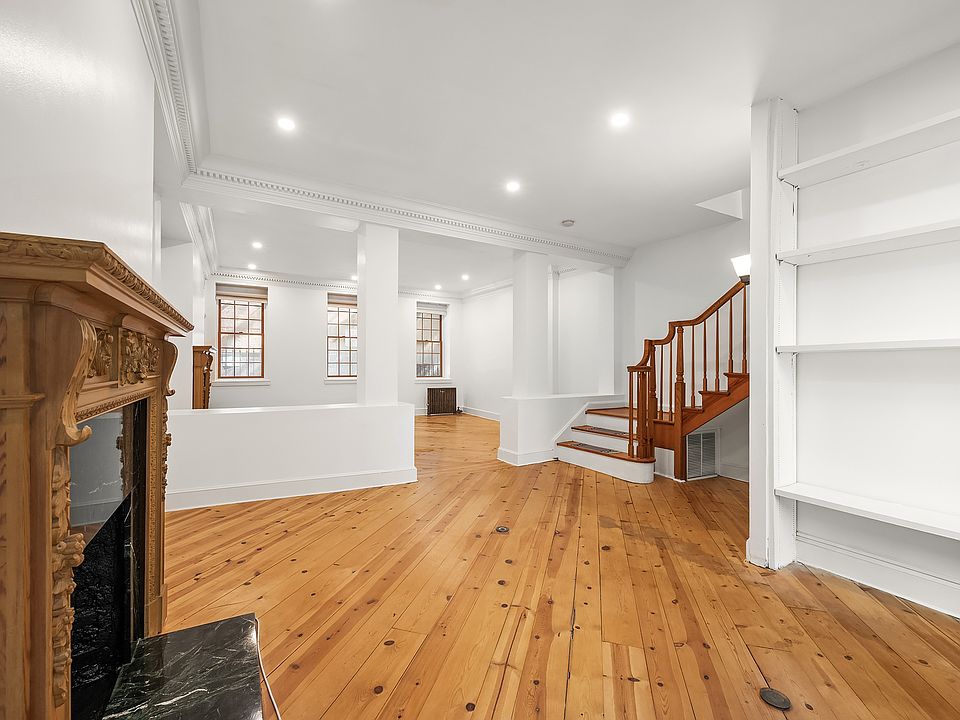 1st image of 1 Minetta Ln #2