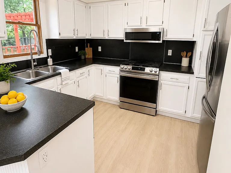 424 Winona Ave NW — Photo 5