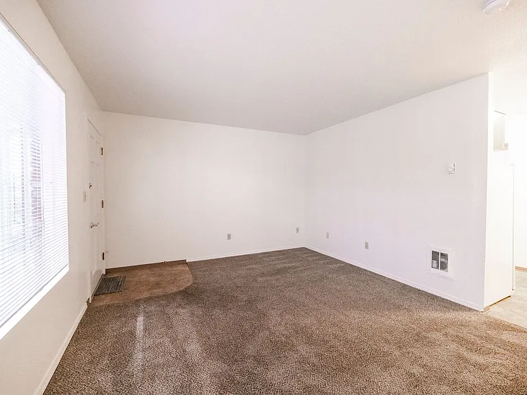 The Cardinal Apartments — Photo 10