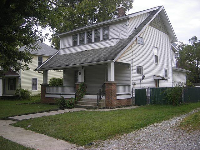 1st image of 610 Cherry St