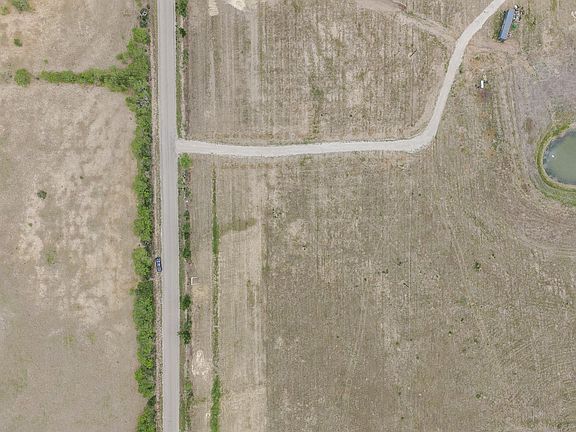 3rd image of 13 Mineral Springs Rd