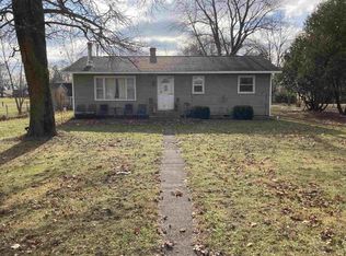 207 E Ridge St, Medaryville, IN 47957