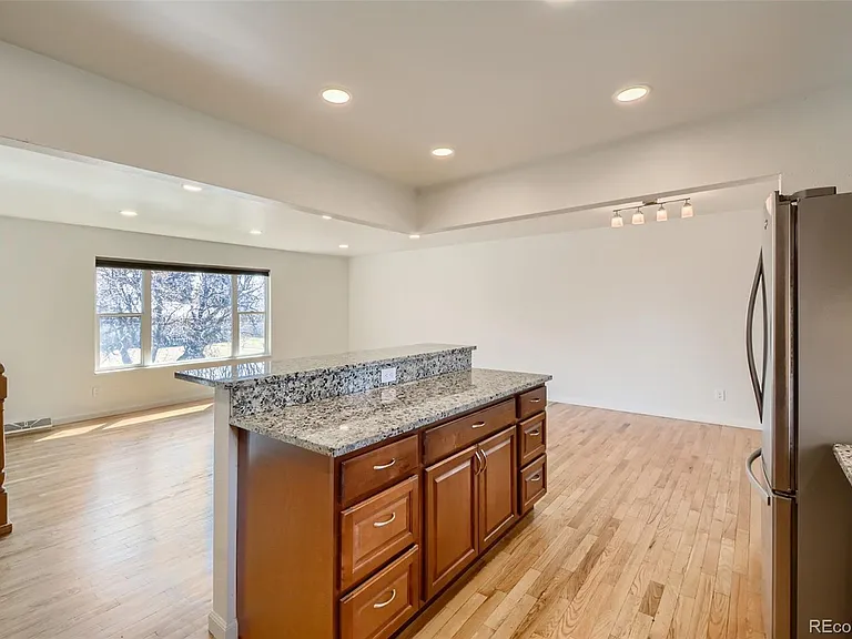 375 S Krameria St — Photo 6