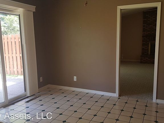 5th image of 5628 Lambeth Ln