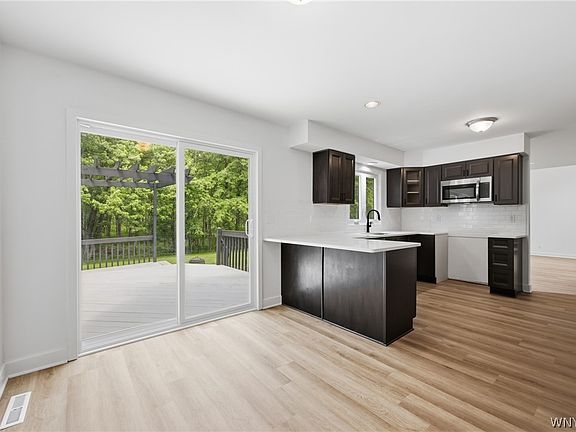 5th image of 113 Meadow Spring Ln