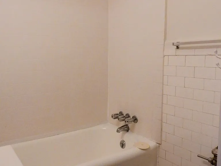 1544 E Broad St — Photo 50